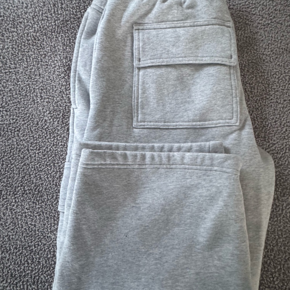 TNA Aritzia Light Gray Cargo sweatpants